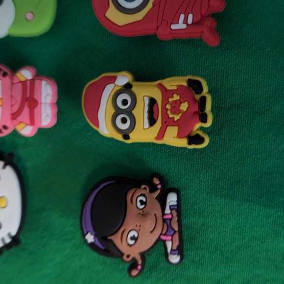 Crocs Jibbitz Bundle of 11 Kids Animated Characters Hello Kitty Monkeys Frog New - Picture 4 of 6